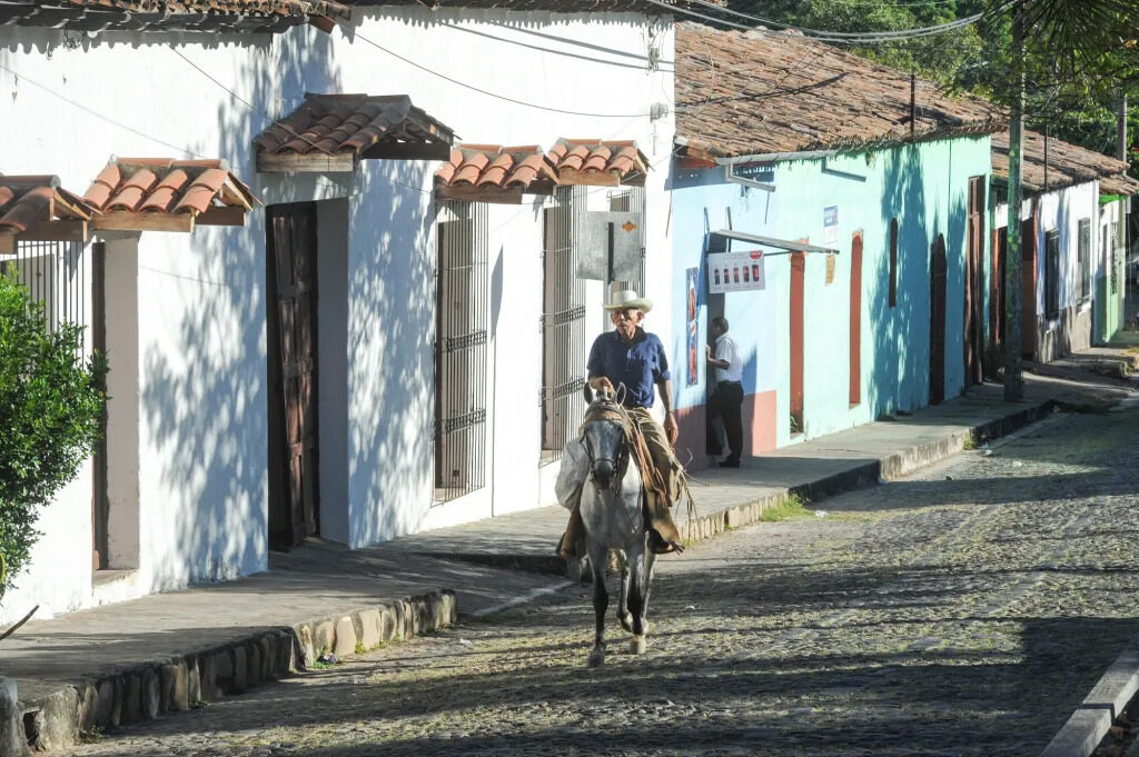 Qué hacer en Suchitoto: guía definitiva para descubrir historia, lago y cultura