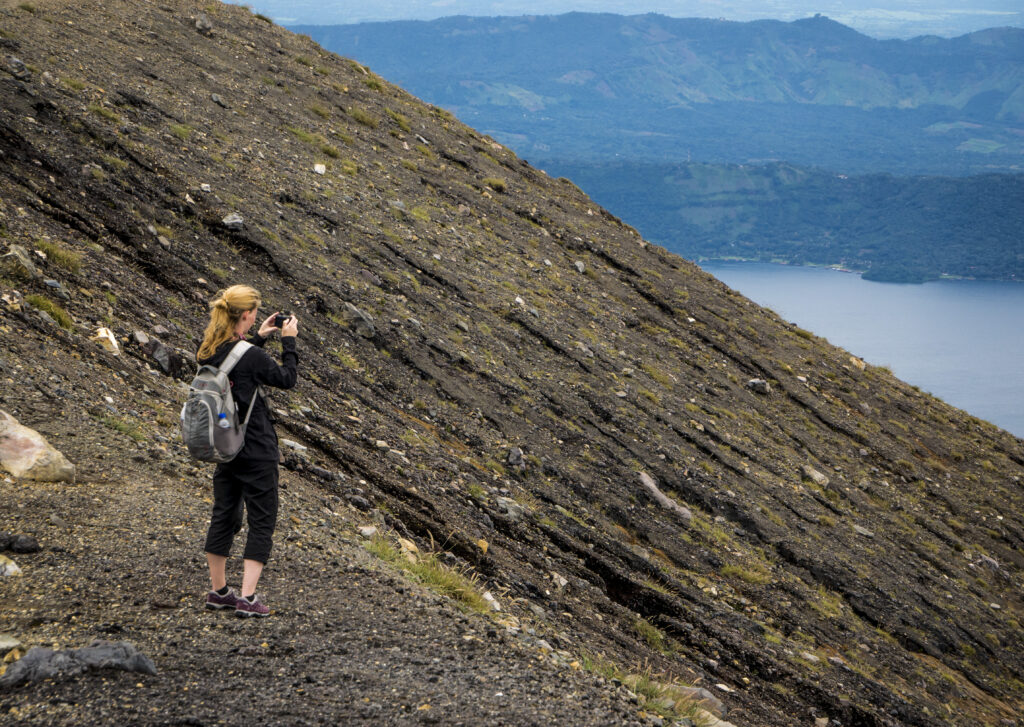 Tour al Volcán de Santa Ana con Salvadorean Tours