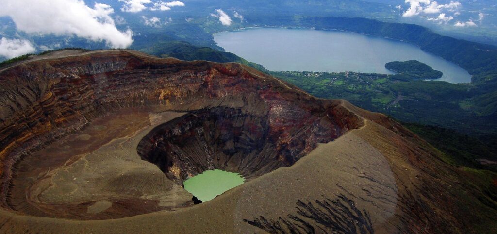 Volcán de Santa Ana visto desde Cerro Verde