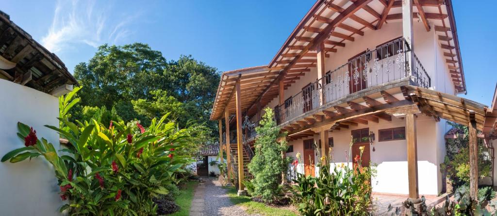 Casa 1800 Suchitoto como pausa después de la ruta del añil