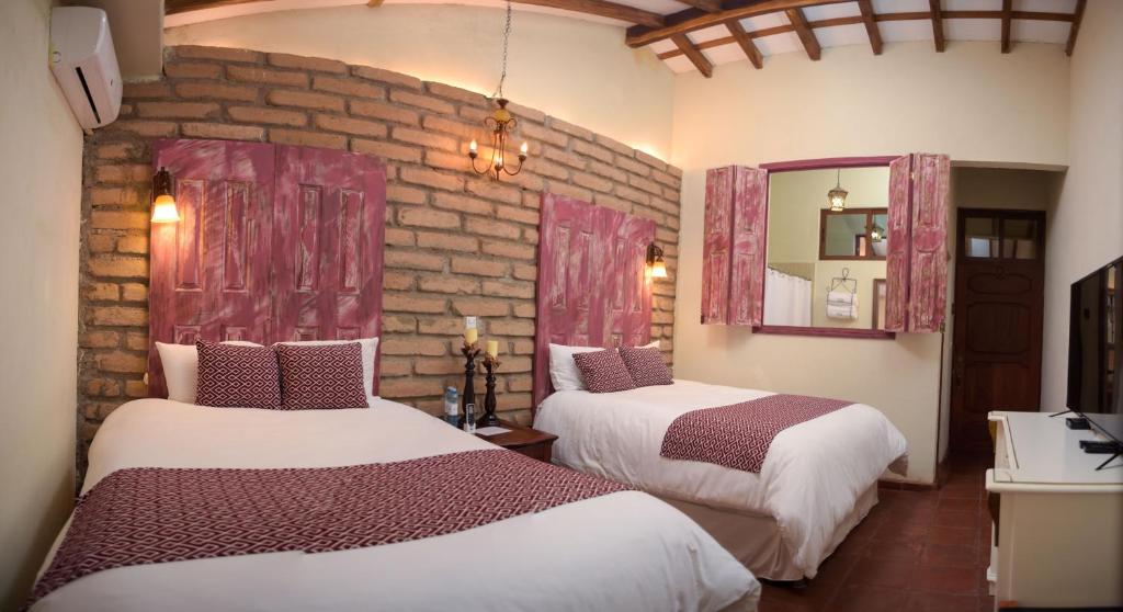 Habitación o restaurante de Casa 1800 Suchitoto para una escapada cultural