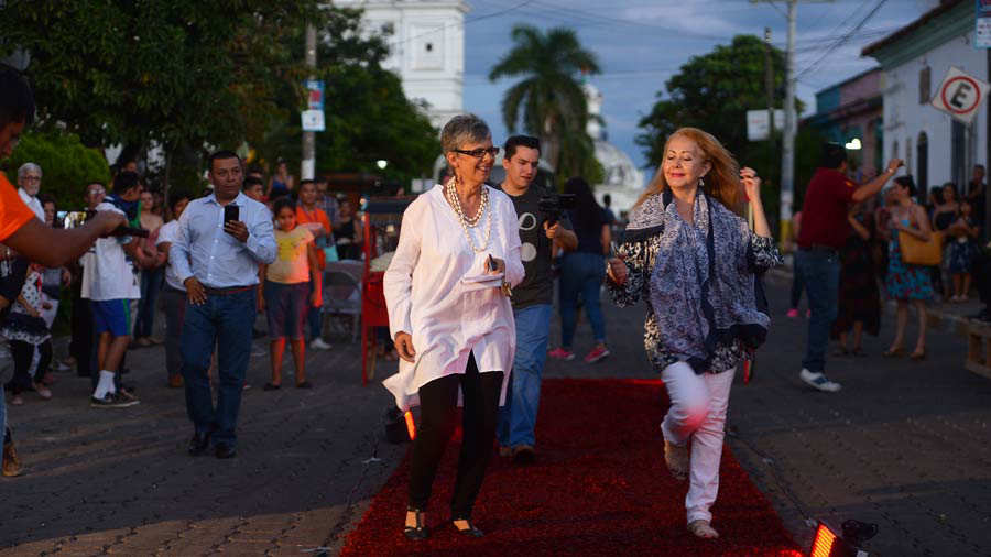 Festival de Cine en Suchitoto con ambiente cultural y calles históricas