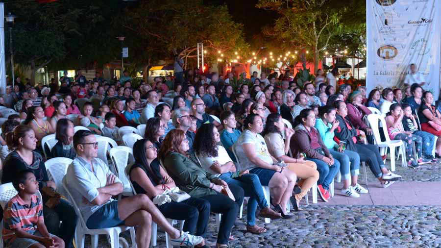 Proyección durante el Festival de Cine en Suchitoto