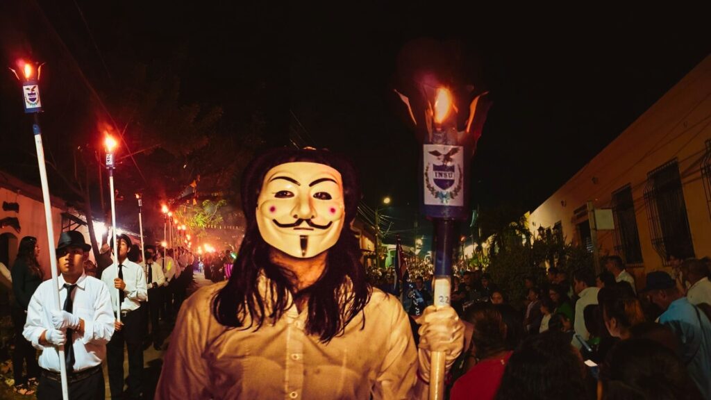 Recorrido del Desfile de Las Antorchas en Suchitoto