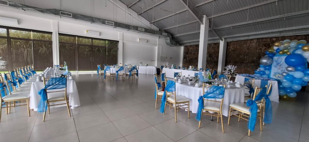 Decoración elegante para baby shower en Casa 1800 Coatepeque